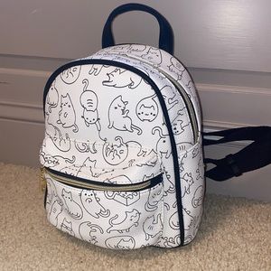 Kitty mini backpack! 😻🐱